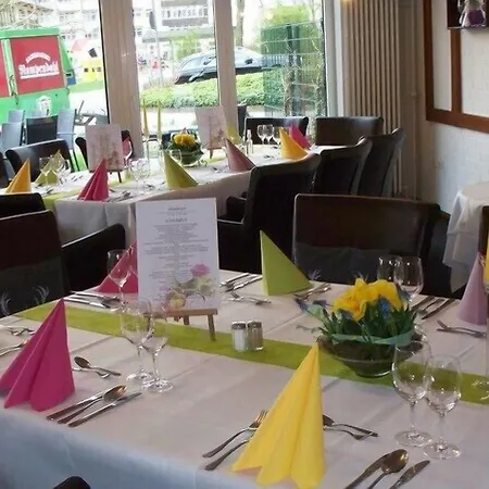 豪斯德国克罗恩酒店 酒店